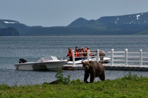 One-day excursion to the Kurile Lake